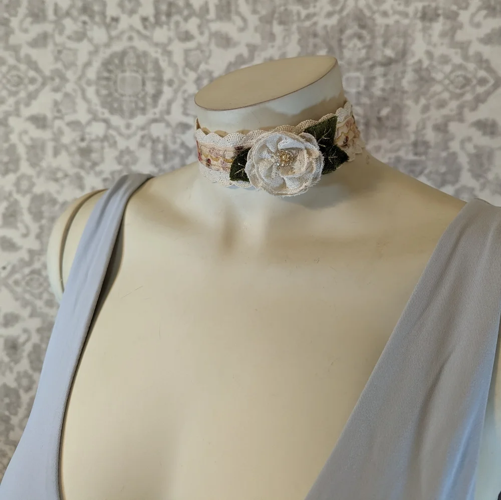 Handmade Antique Lace Floral Choker with beading, lace, Ribbon and Velvet - Picture 5 of 10